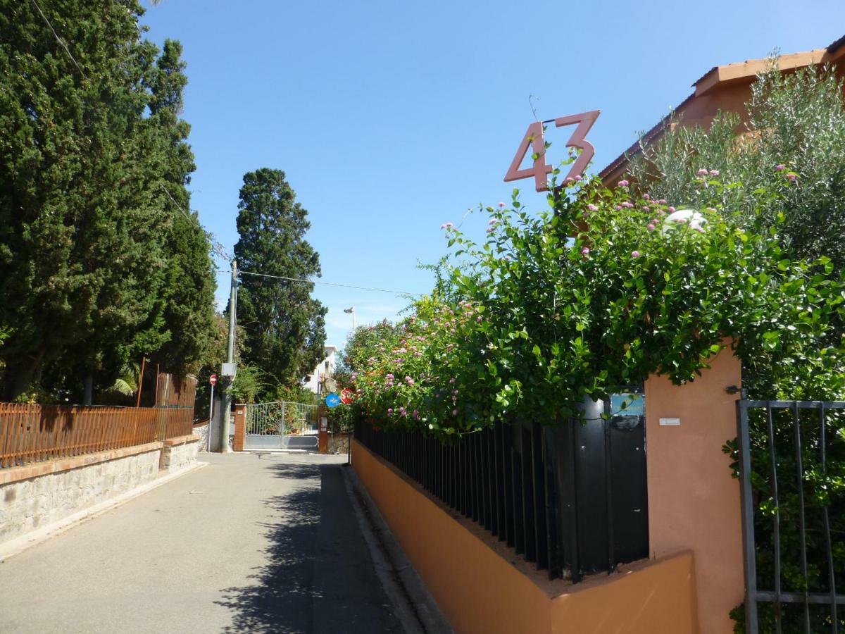 Casa Vacanza Appartamenti Al Mare Capoterra Exterior photo